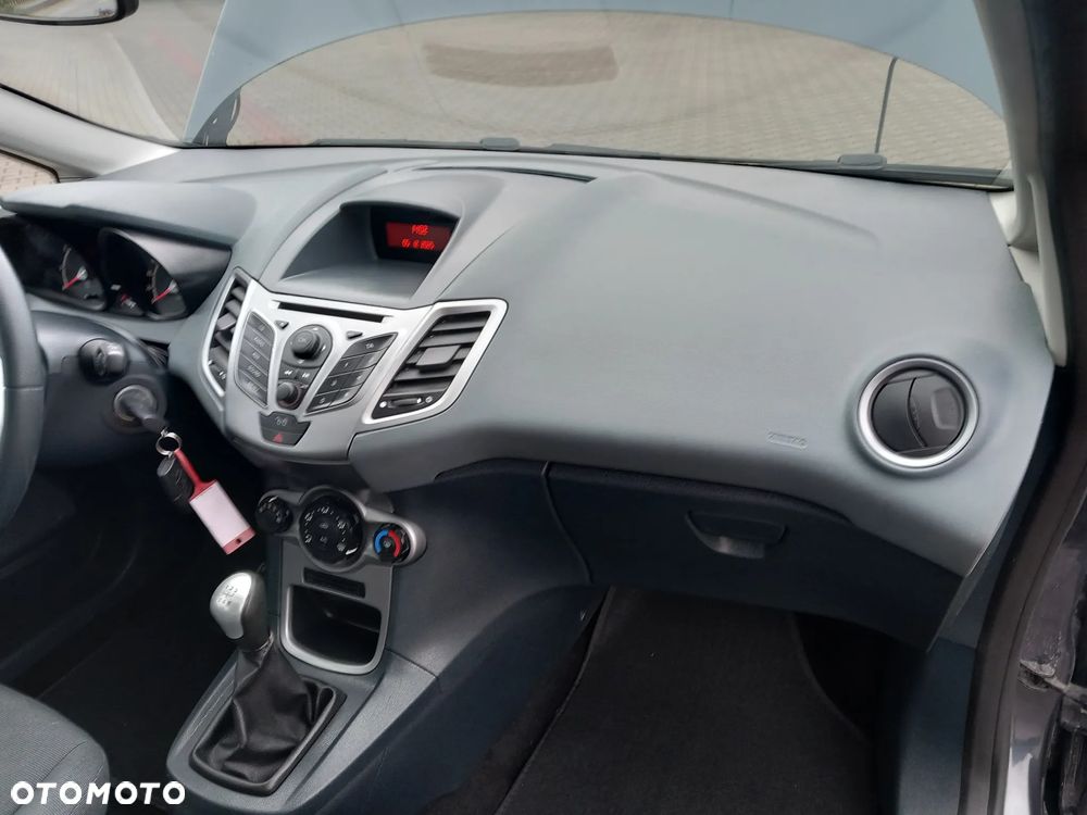 Ford Fiesta 1.25 Champions Edition - 35