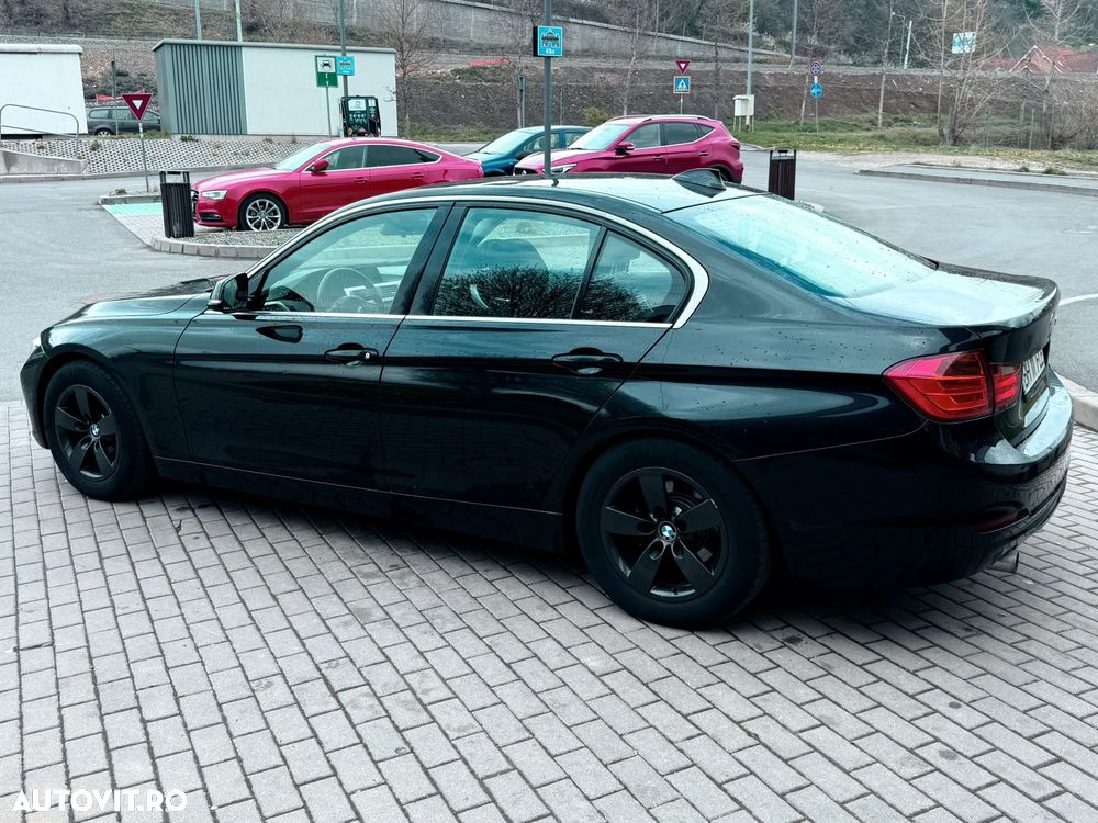 BMW Seria 3 320d - 4