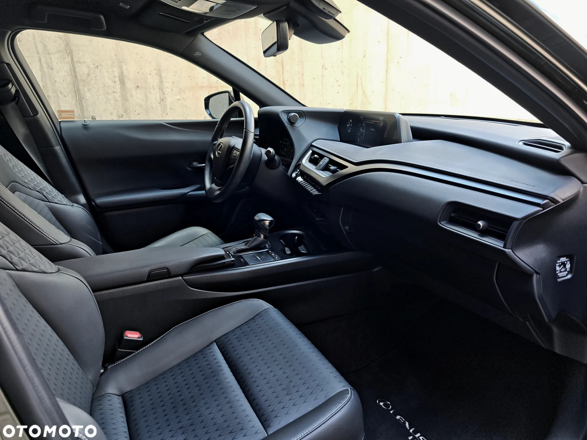 Lexus UX 250h GPF F Impression 2WD - 8