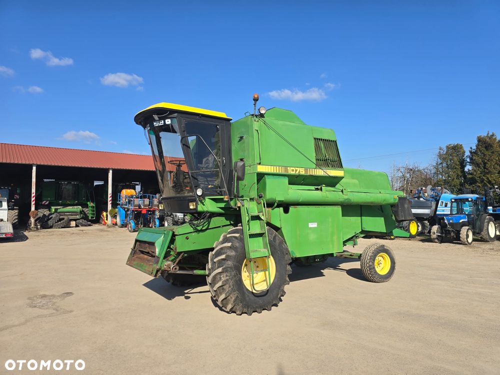 John Deere 1075 - 2