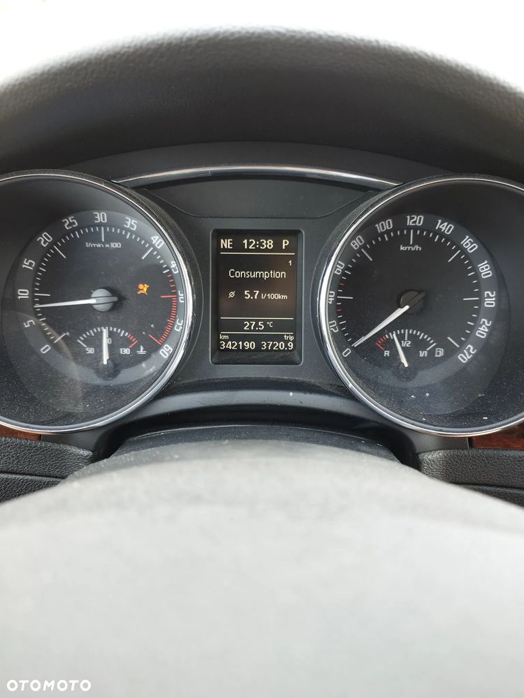 Skoda Superb 2.0 TDI Elegance DSG - 29