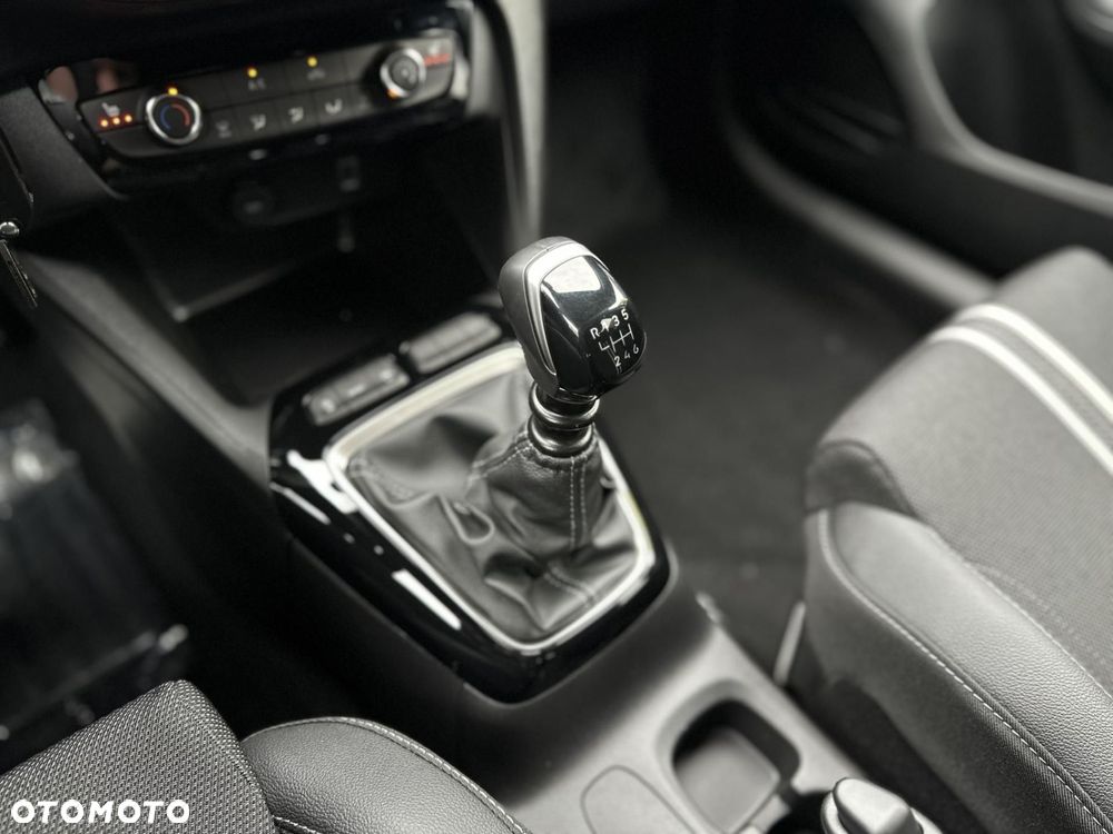 Opel Corsa 1.2 T Yes S&S - 13