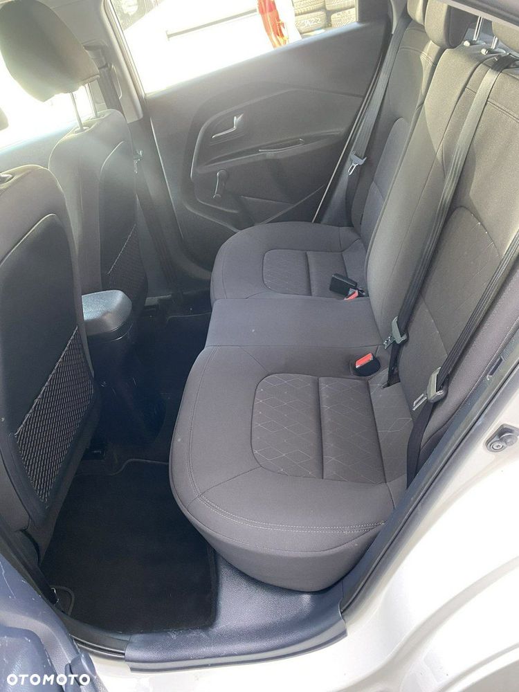 Kia Rio - 14