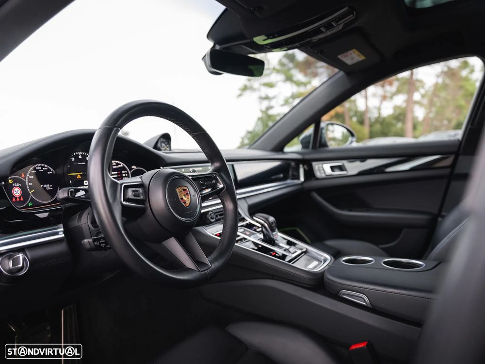 Porsche Panamera 4 E-Hybrid - 23