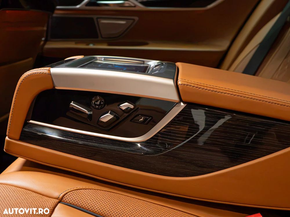 BMW Seria 7 730d xDrive - 23