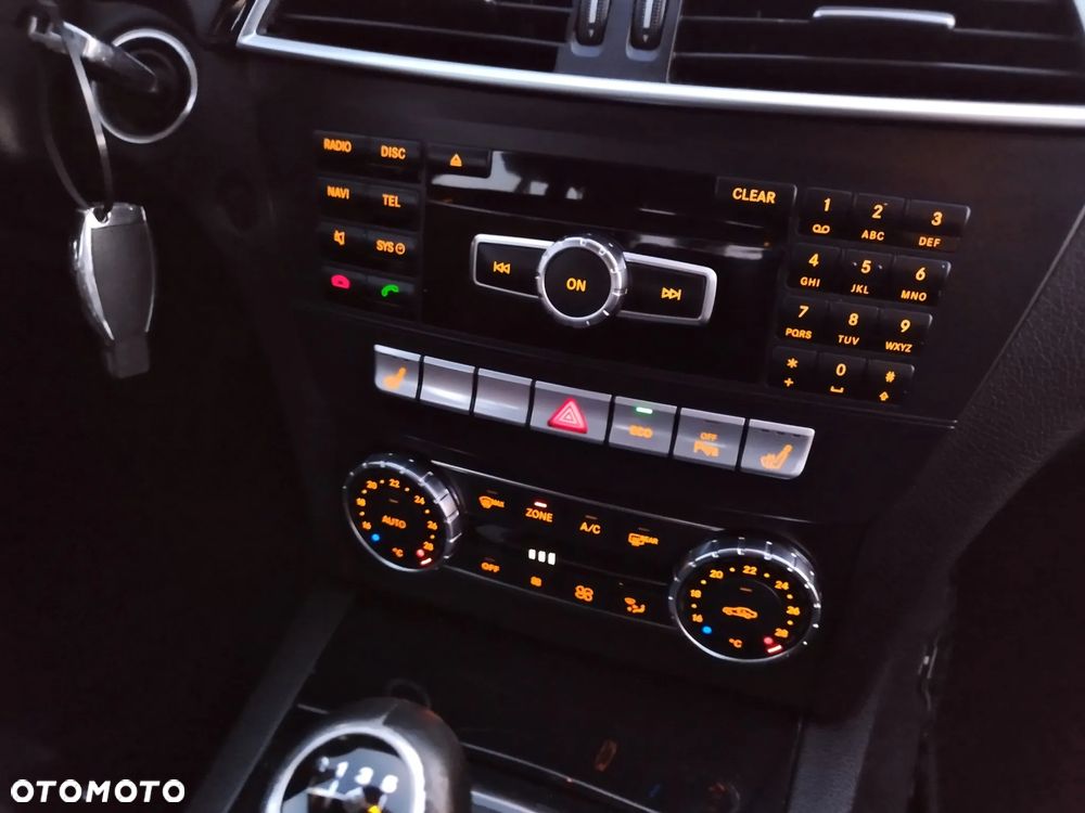 Mercedes-Benz Klasa C 200 CDI BlueEff Avantgarde - 17
