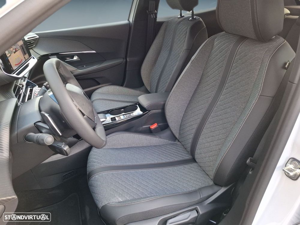 Peugeot 2008 1.2 Hybrid Allure e-DCS6 - 11