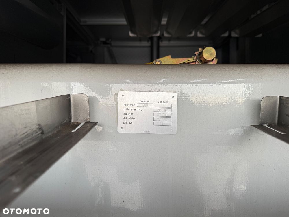 Mercedes-Benz ATEGO 818 4x2 - 17