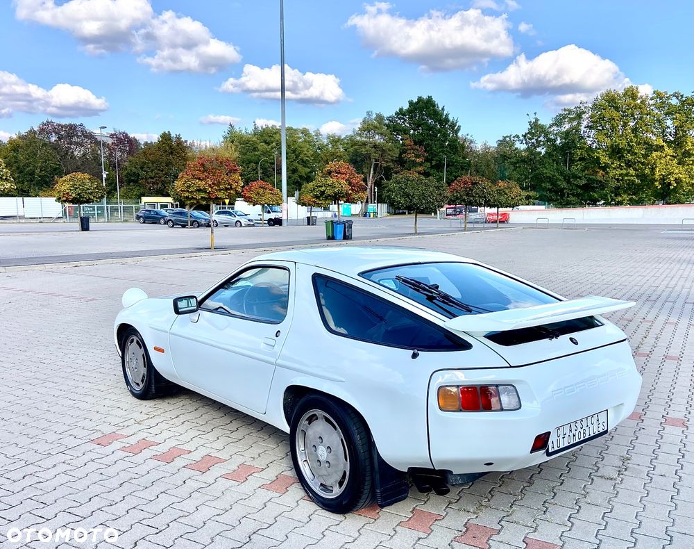 Porsche 928 - 5