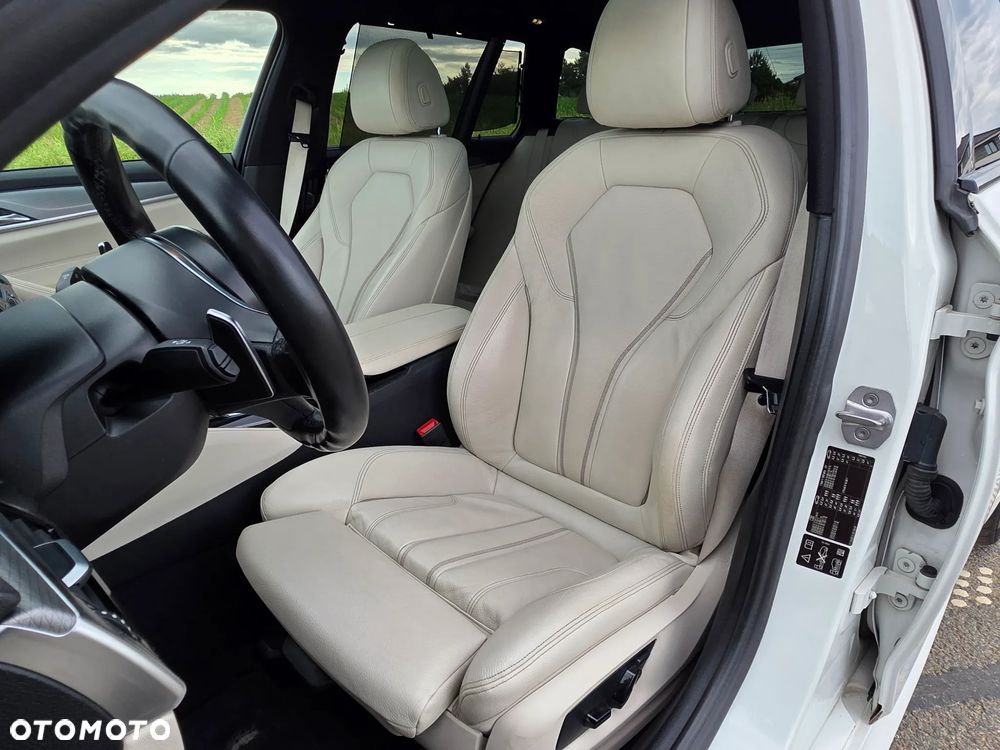 BMW Seria 5 520d xDrive M Sport Edition - 6