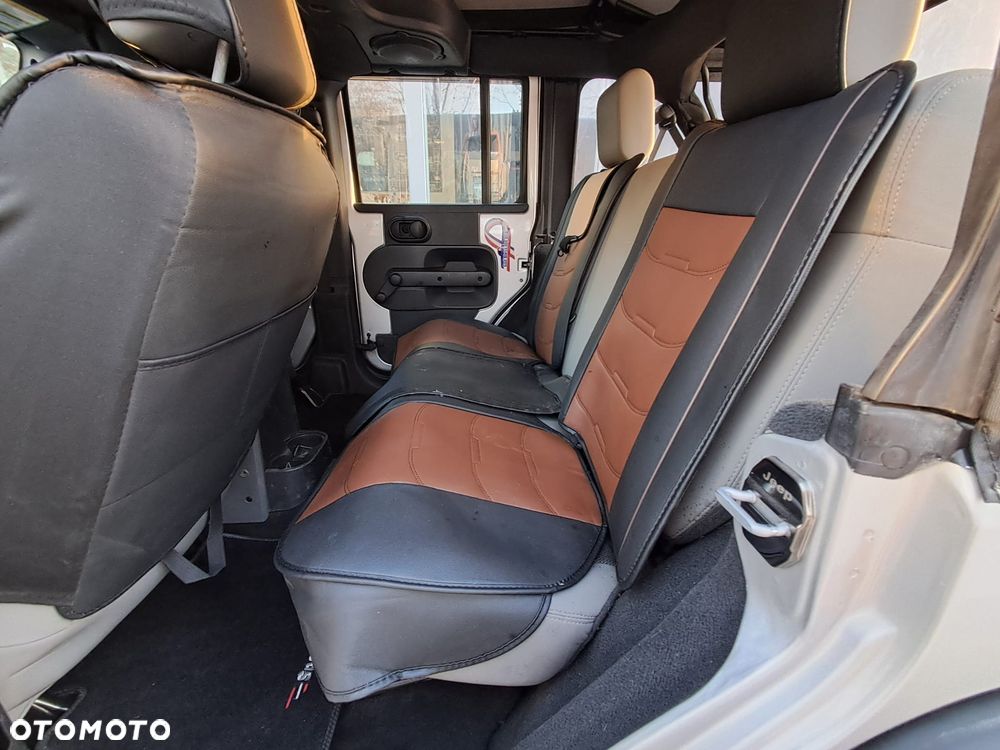 Jeep Wrangler Unlimited 3.8 Sport - 6