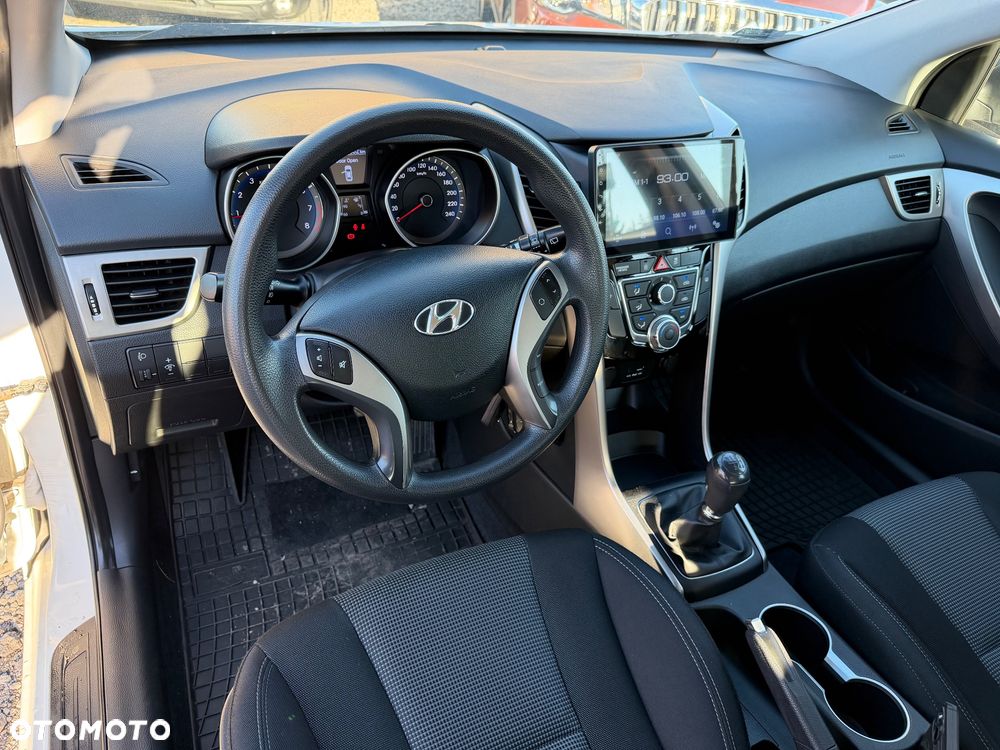 Hyundai i30 1.6 Comfort - 17