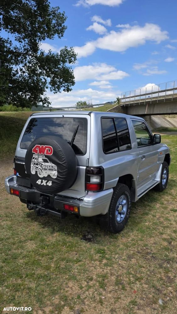 Mitsubishi Pajero - 4
