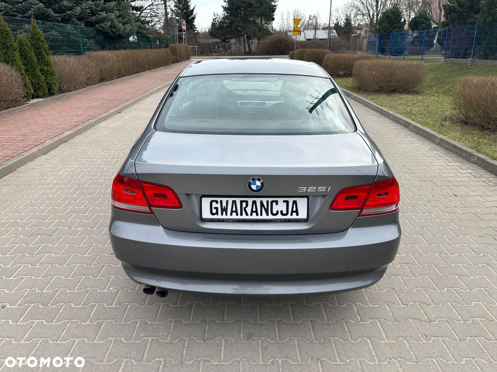 BMW Seria 3 325i - 10