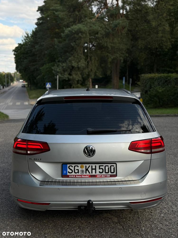 Volkswagen Passat - 12