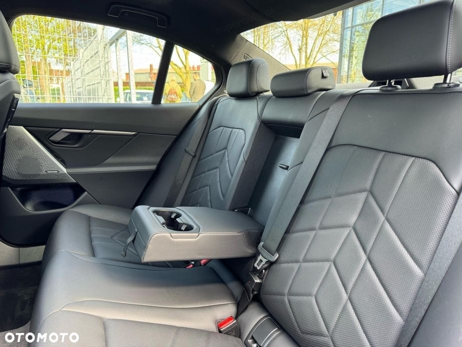 BMW Seria 5 520i mHEV M Sport - 14