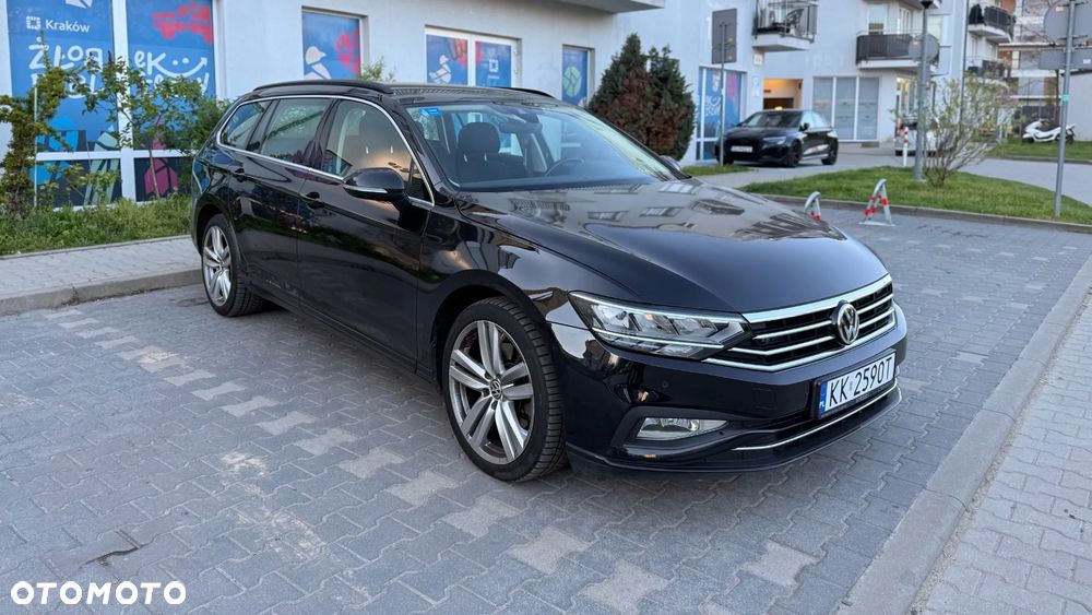 Volkswagen Passat - 1