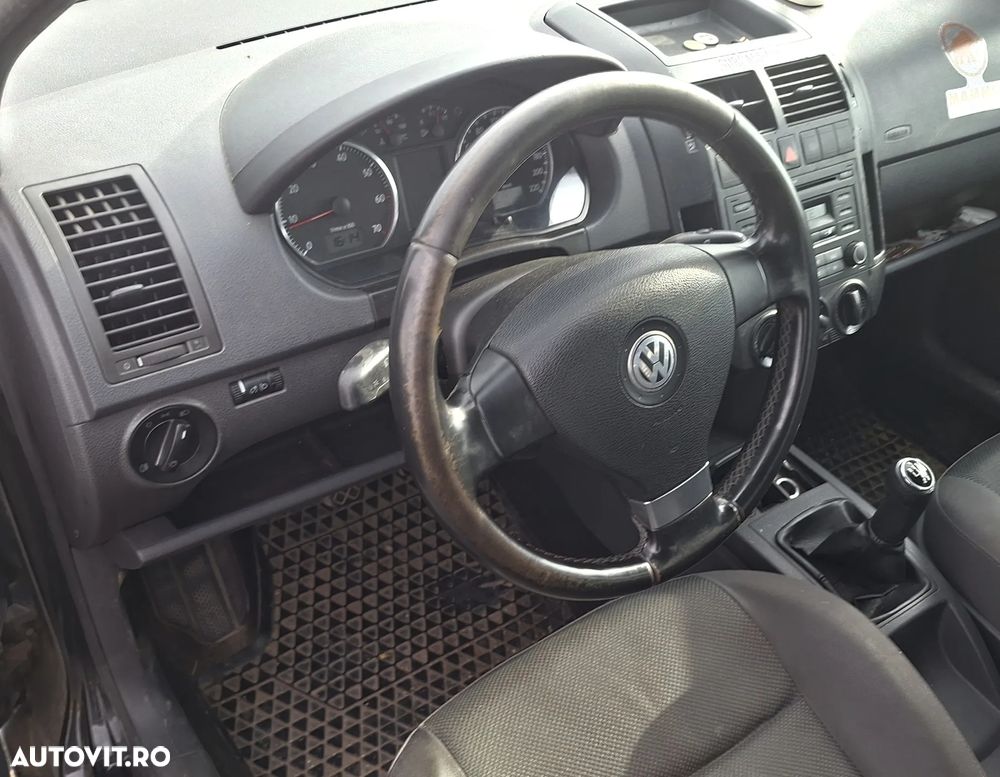Volkswagen Polo - 5