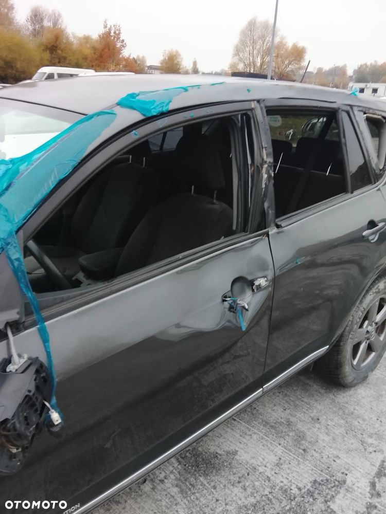 Toyota RAV4 - 9