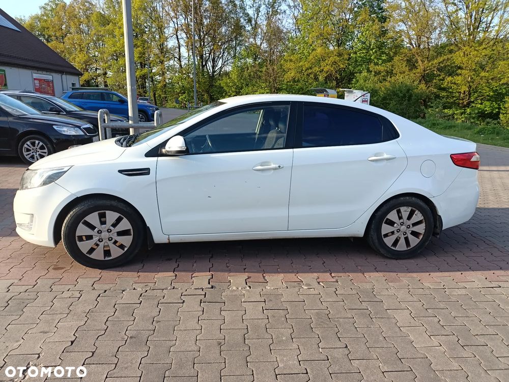 Kia Rio - 3