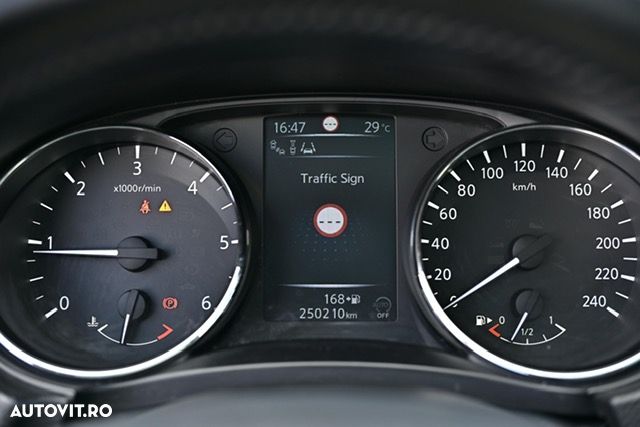 Nissan Qashqai 1.6L dCi Start/Stop 4X4-i Tekna - 11