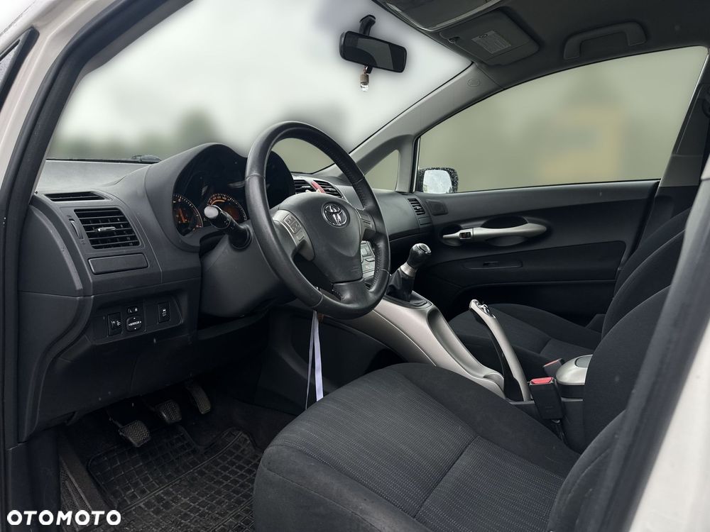 Toyota Auris 1.6 VVT-i Sol - 14