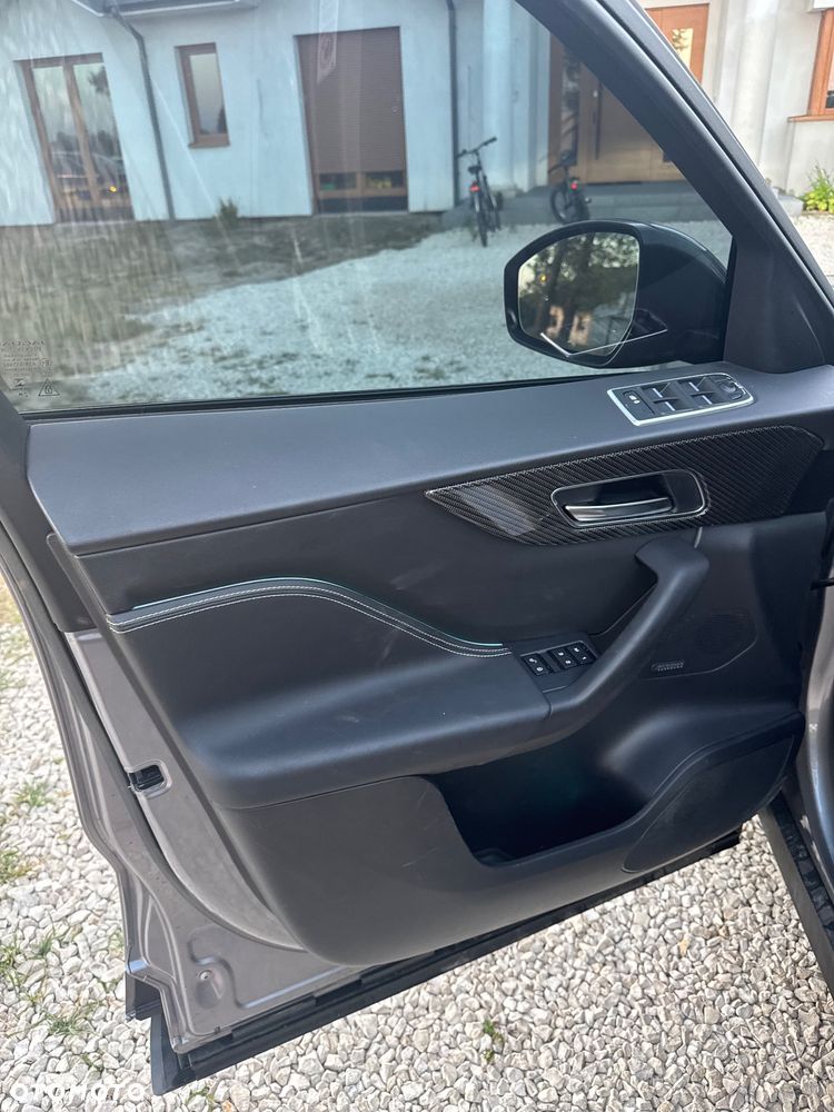 Jaguar F-Pace AWD SVR - 21