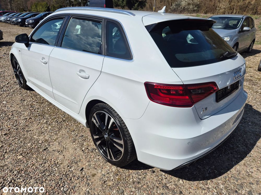 Audi A3 Sportback 2.0 TDI S tronic S line Sportpaket - 4