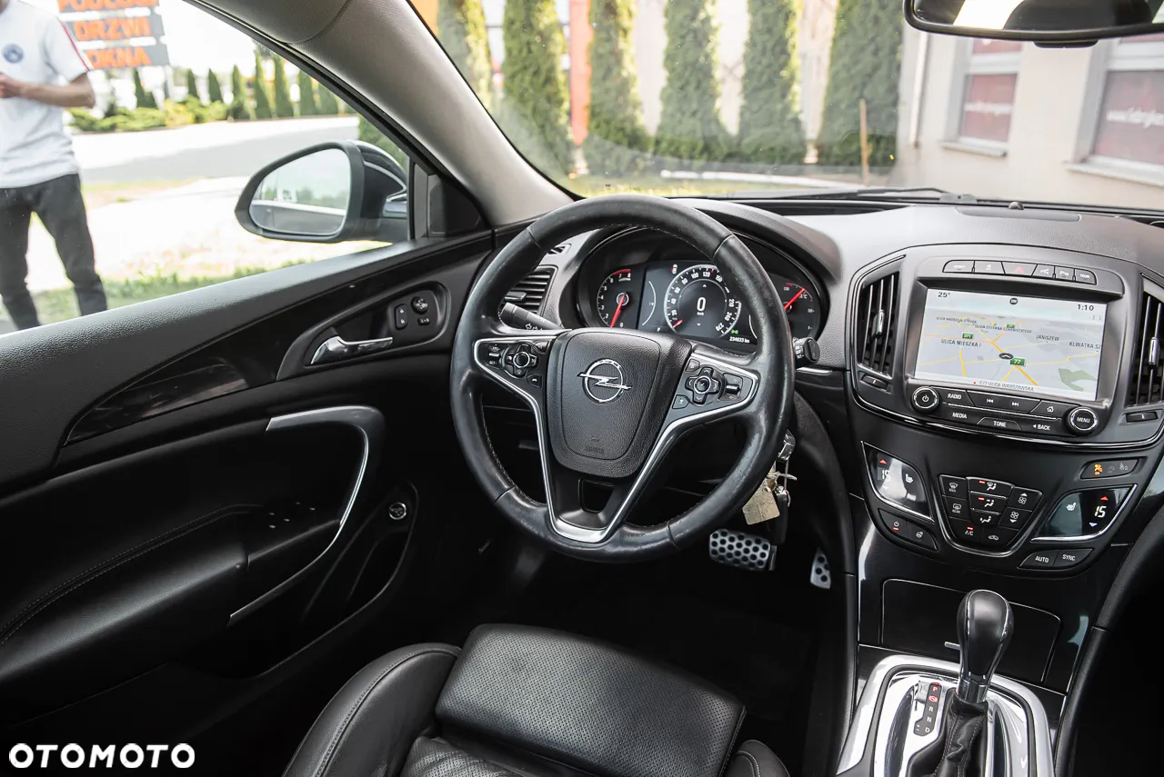 Opel Insignia 2.0 SIDI Turbo 4x4 Sports Tourer - 30