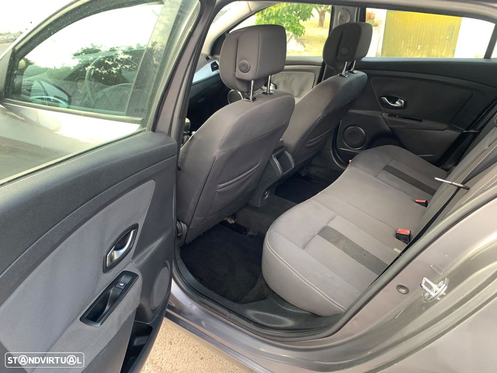 Renault Mégane Sport Tourer 1.5 dCi Dynamique S - 9