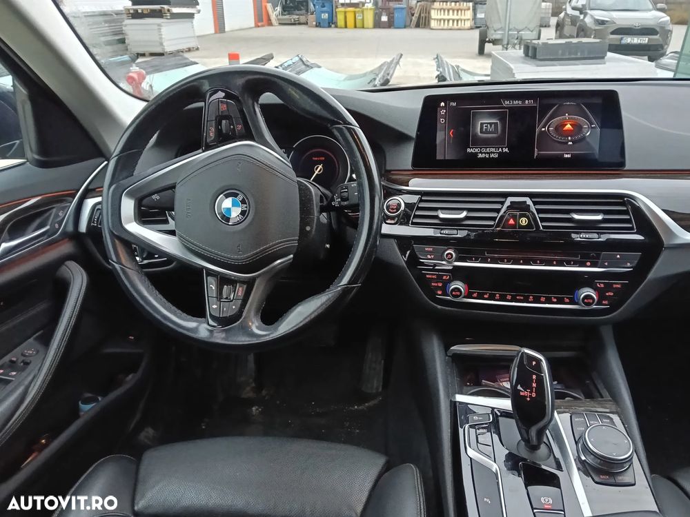 BMW Seria 5 520d Touring Aut. Luxury Line - 15