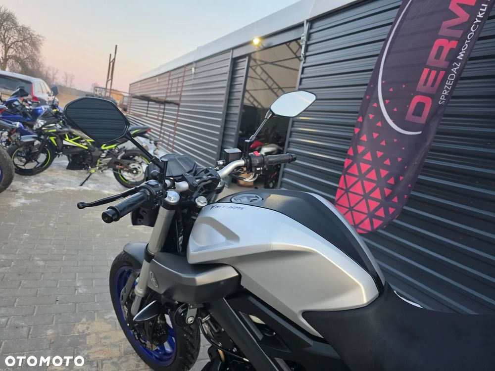 Yamaha MT - 8