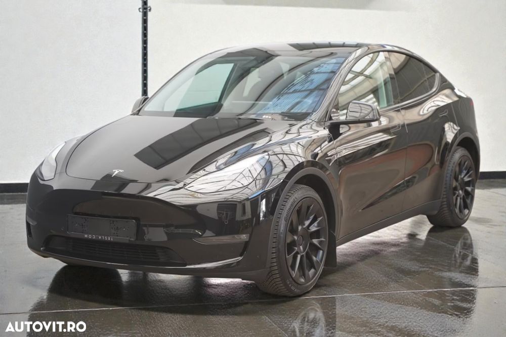 Tesla Model Y - 1