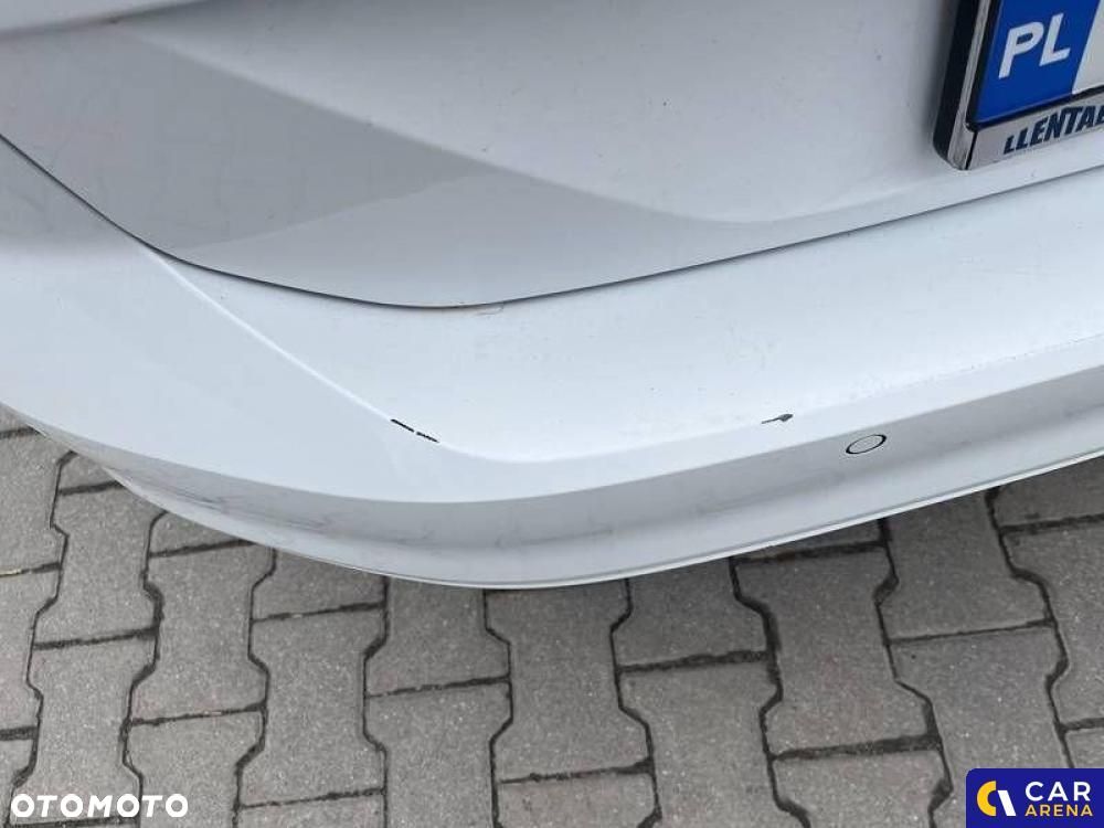 Volkswagen Passat - 32