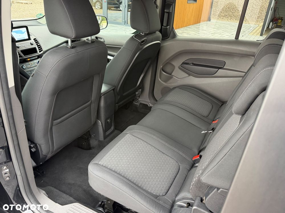Ford Tourneo Connect Grand - 29