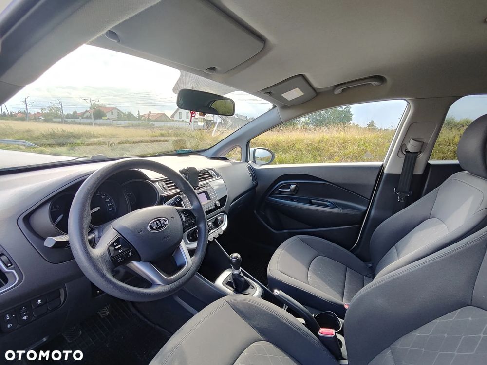 Kia Rio 1.2 L - 7