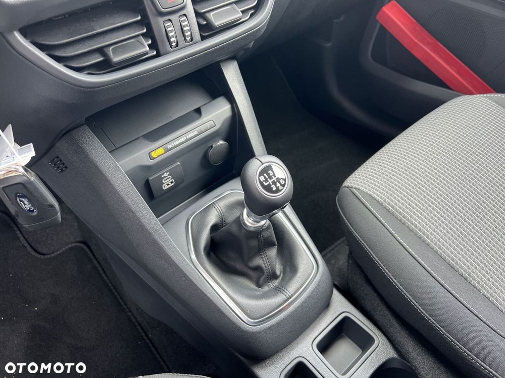 Ford Transit Courier - 15