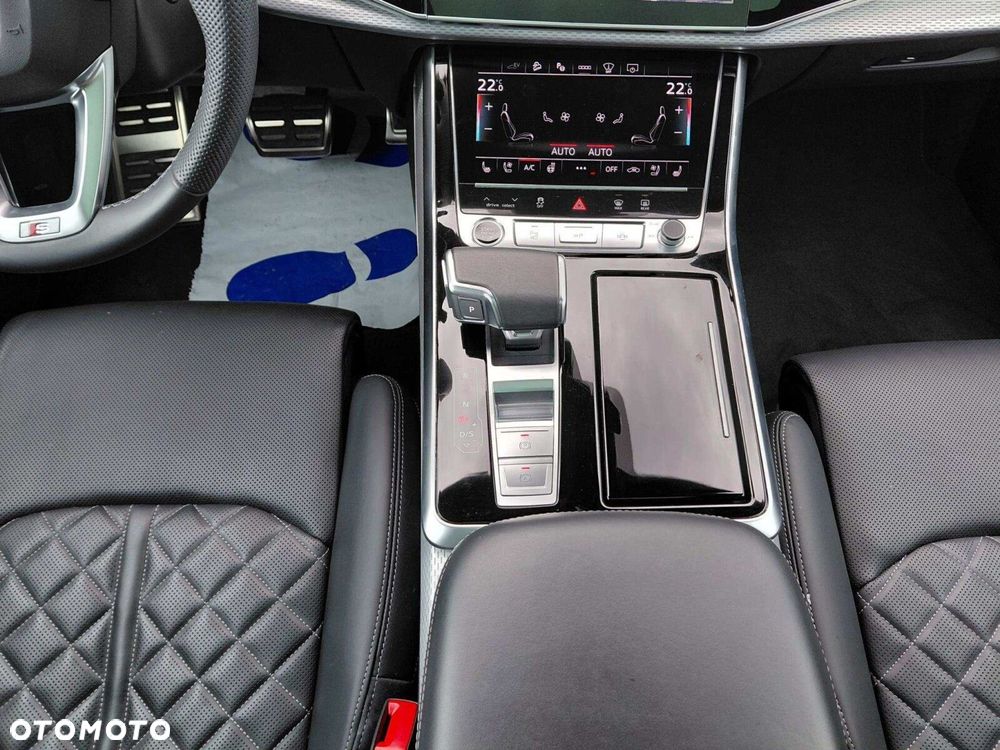 Audi Q8 - 12