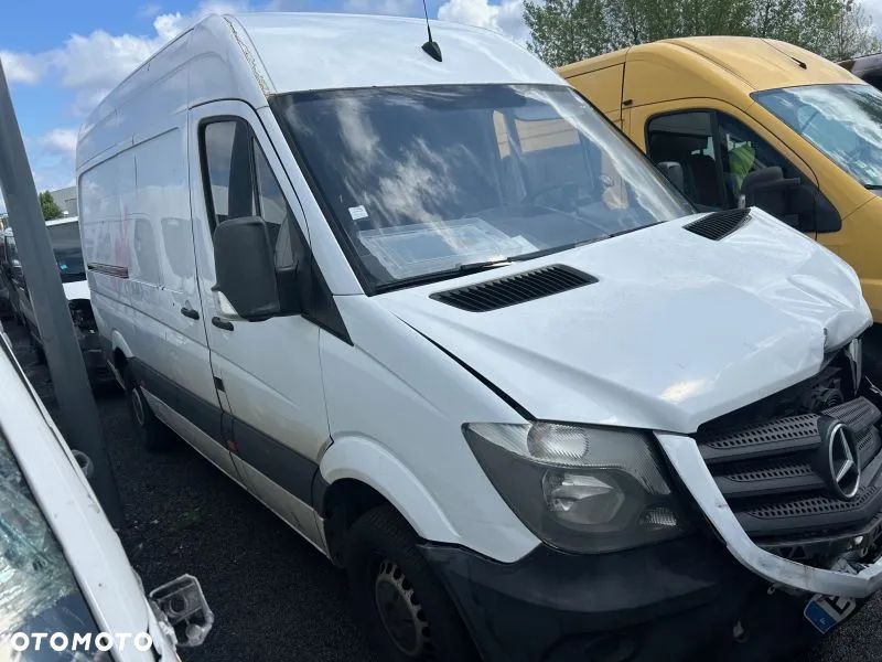 Mercedes-Benz Sprinter - 2