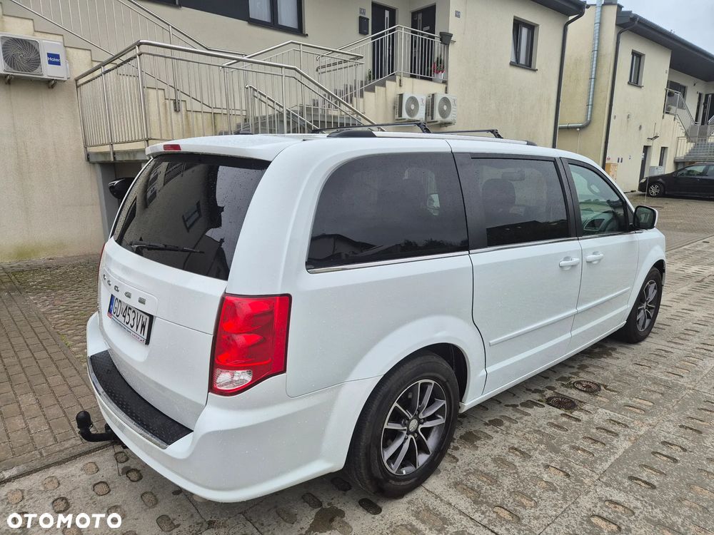Dodge Grand Caravan - 6