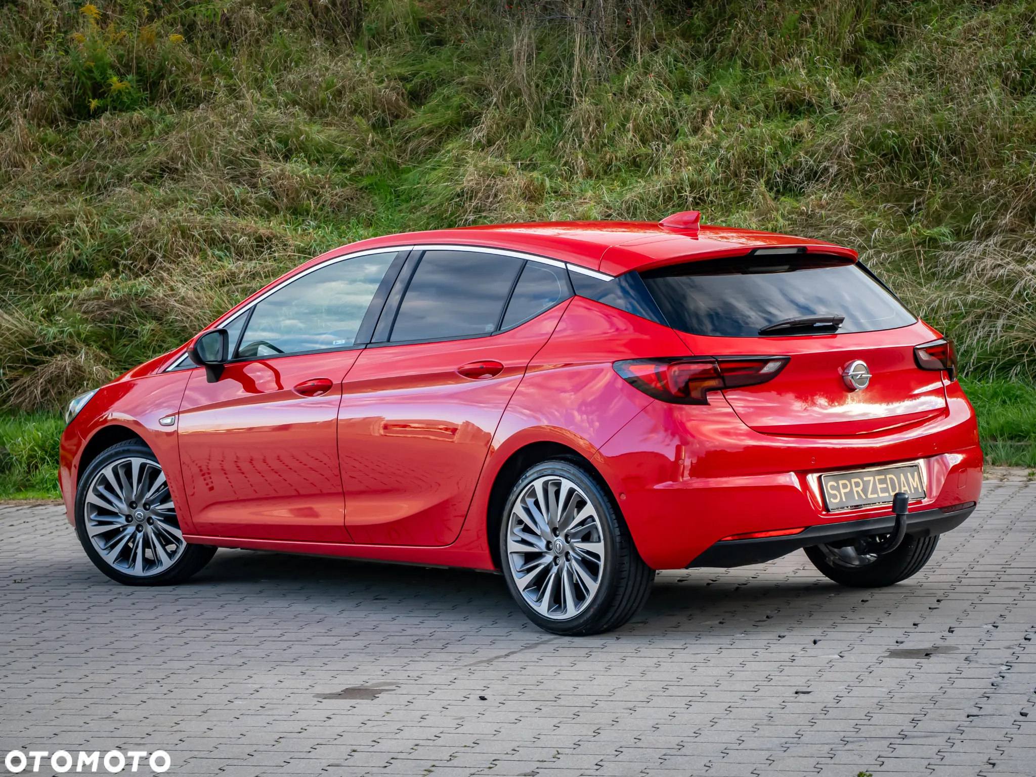 Opel Astra IV 1.6 CDTI Essentia - 12