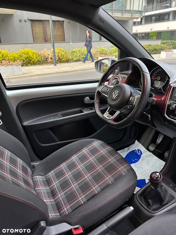 Volkswagen up! 1.0 TSI GTI - 23