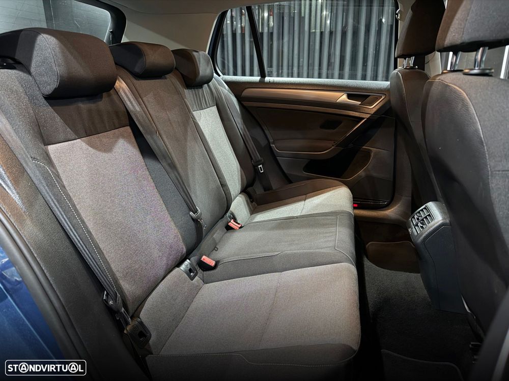 VW Golf 1.6 TDI Confortline - 31