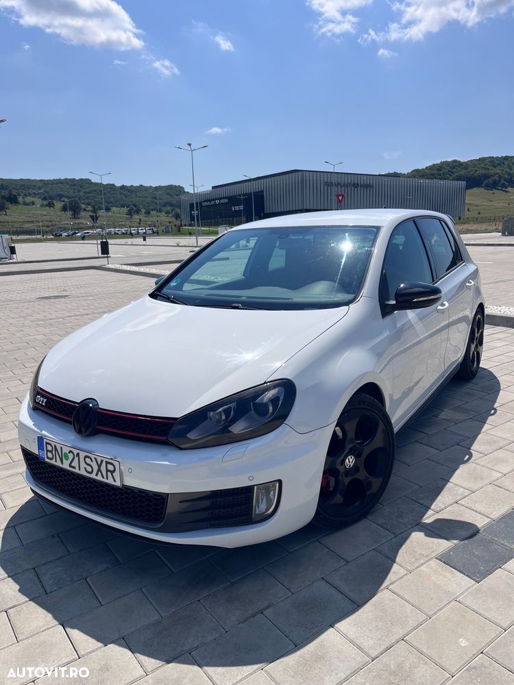 Volkswagen Golf - 1