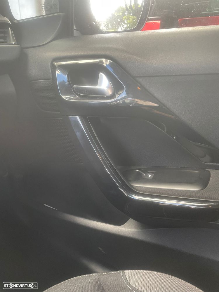 Peugeot 208 1.2 VTi Access - 10