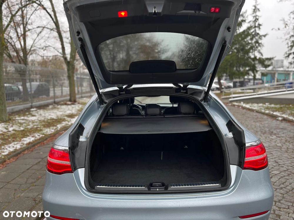 Mercedes-Benz GLC 250 4Matic 9G-TRONIC AMG Line - 33