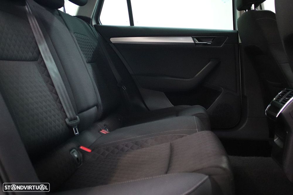 Skoda Superb Break 2.0 TDI Ambition - 23