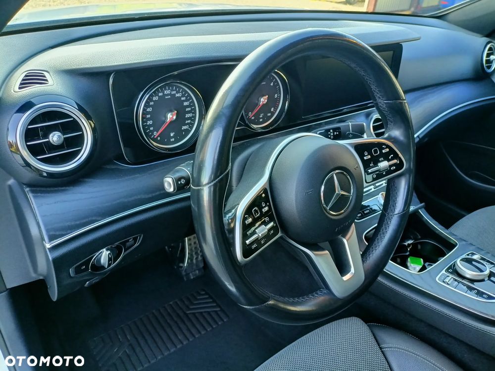 Mercedes-Benz Klasa E 220 d 9G-TRONIC - 31