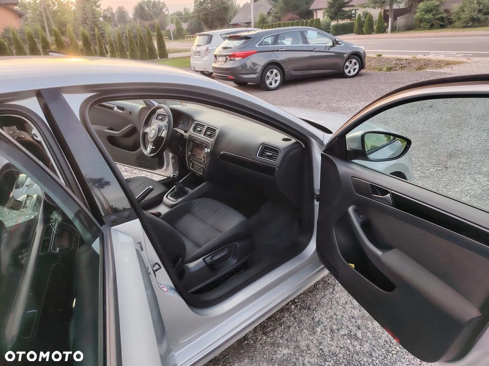 Volkswagen Jetta 1.6 TDI Comfortline Optimum - 11