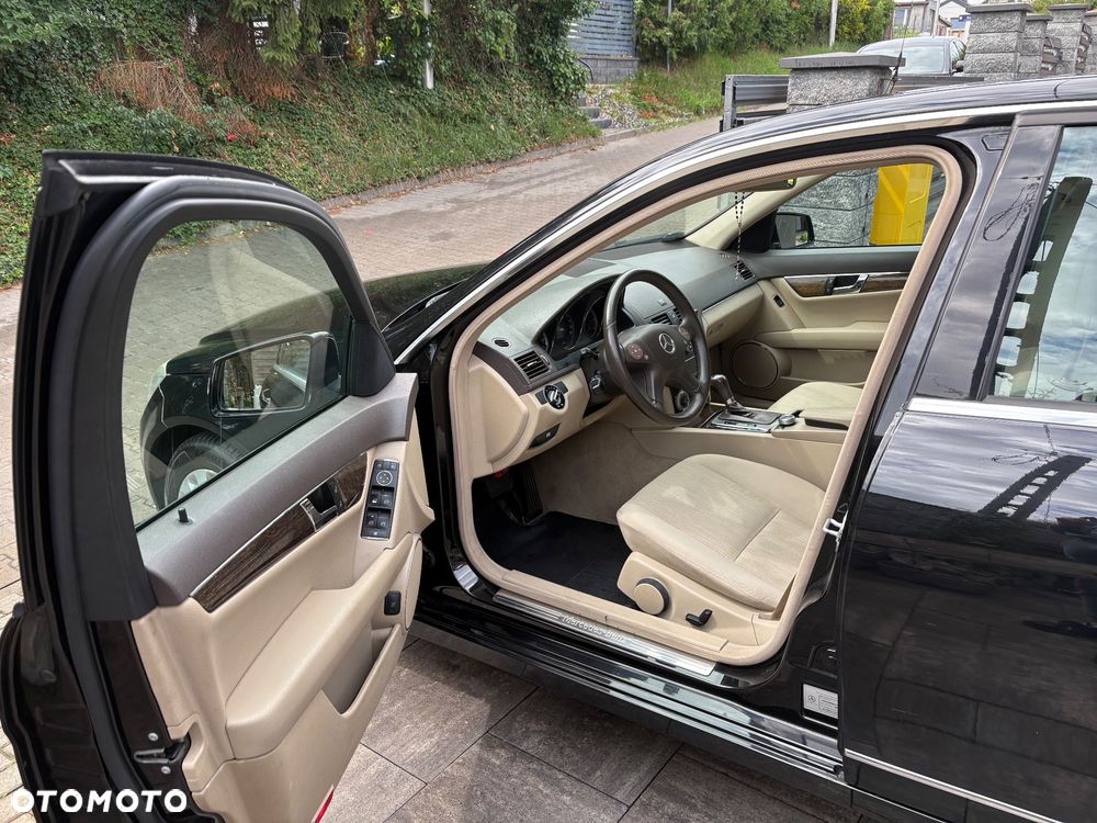 Mercedes-Benz Klasa C 220 CDI DPF Automatik BlueEFFICIENCY Elegance - 8